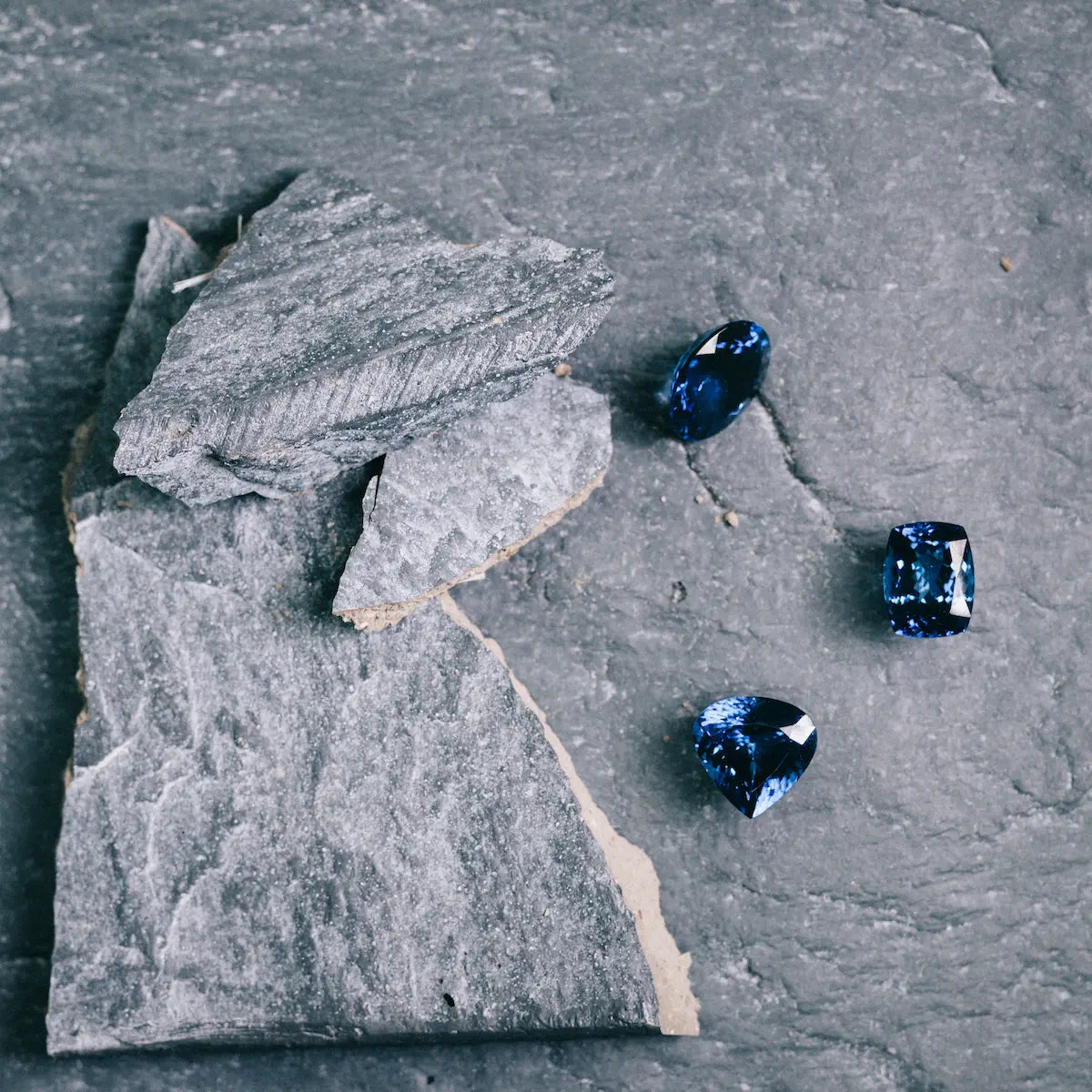 Loose Blue Sapphires Banner