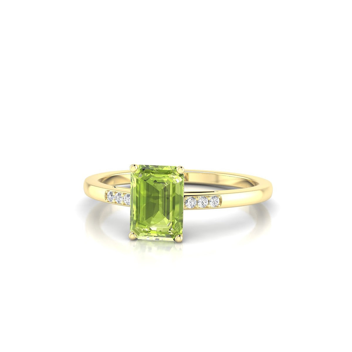 Exquisite | 18k Yellow Gold 7 x 5 mm Emerald Peridot Ring