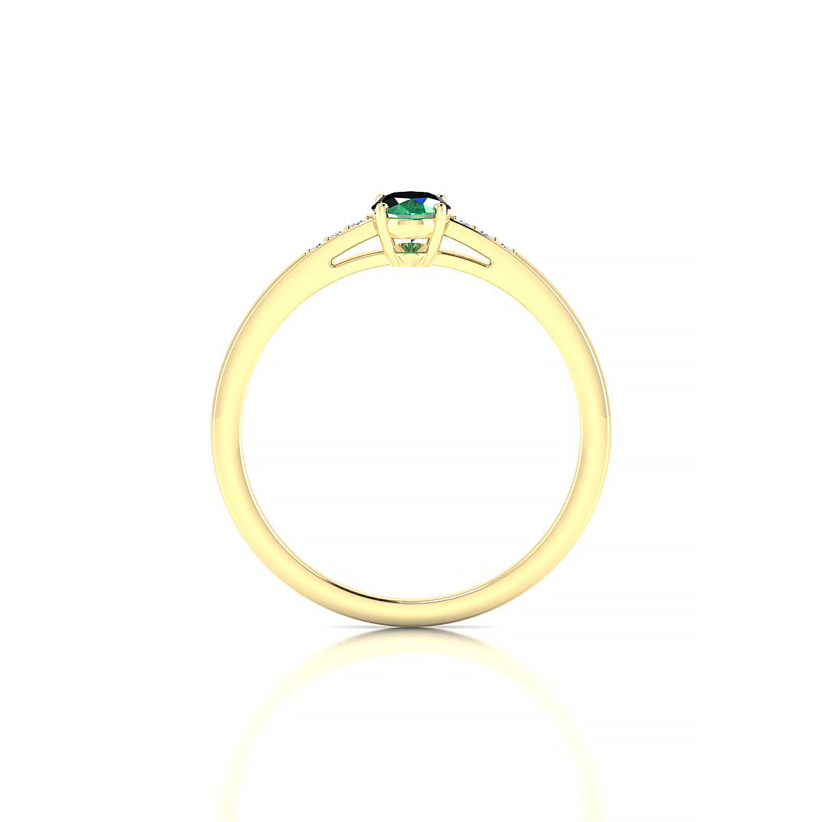 Exquisite | 18k Yellow Gold 6 x 4 mm Oval Emerald Ring