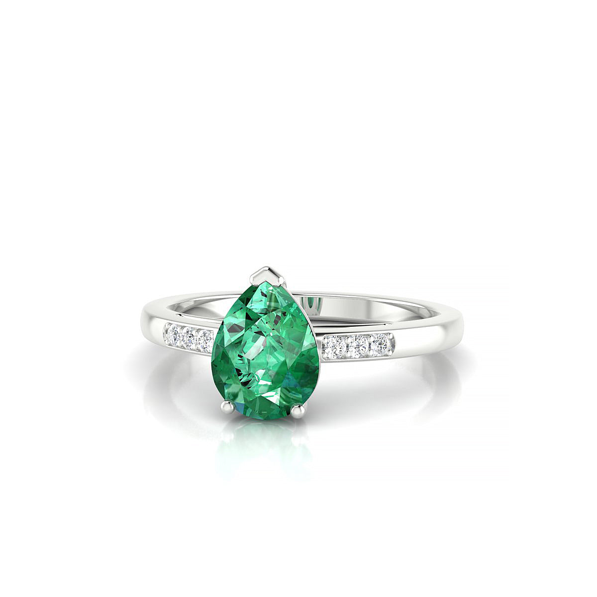 Exquisite | 18k White Gold 8 x 6 mm Pear Emerald Ring