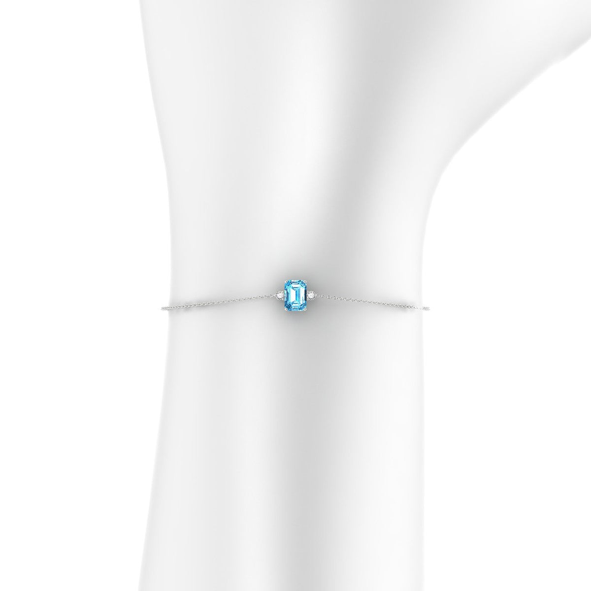 Sparkle | 18k White Gold 7 x 5 mm Emerald Topaz Bracelet