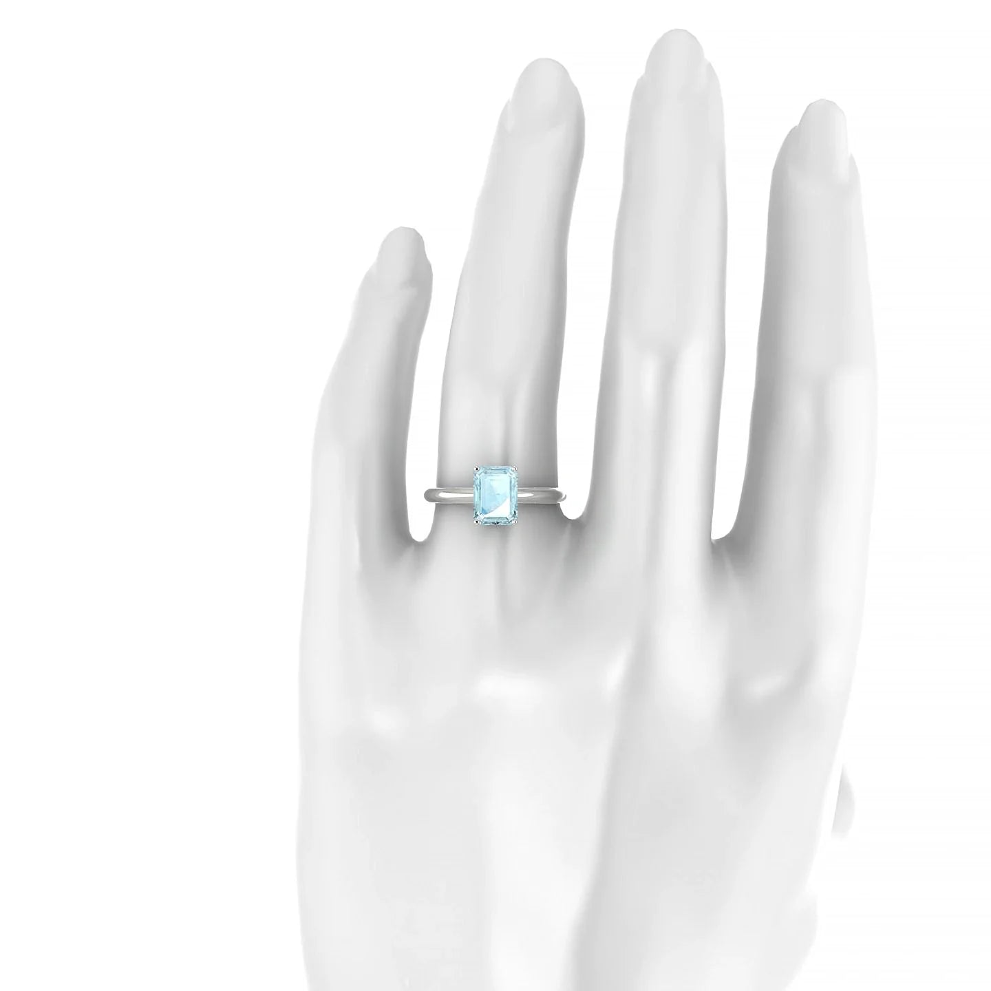 Treasure | 18k White Gold 8 x 6 mm Emerald Aquamarine Ring
